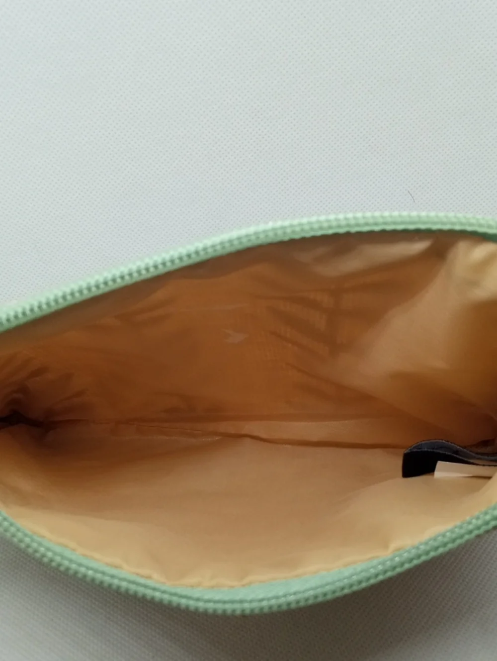 MACYS MAKEUP BAG - Picture 6 of 7